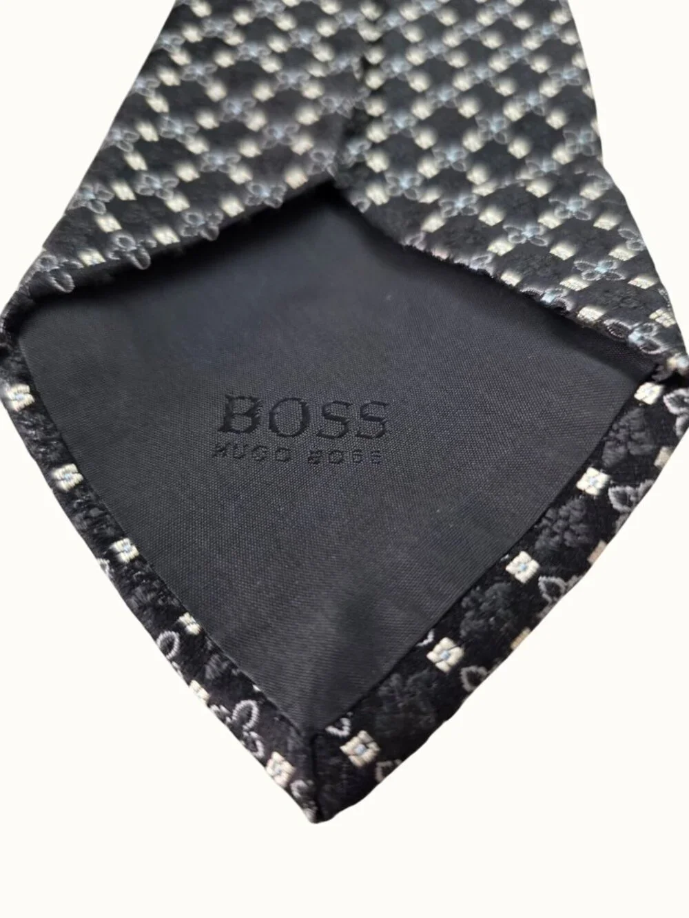 Vintage Y2K Hugo Boss Silk Tie Made Italy Black Silver Foulard Jacquard 3.25 x 6